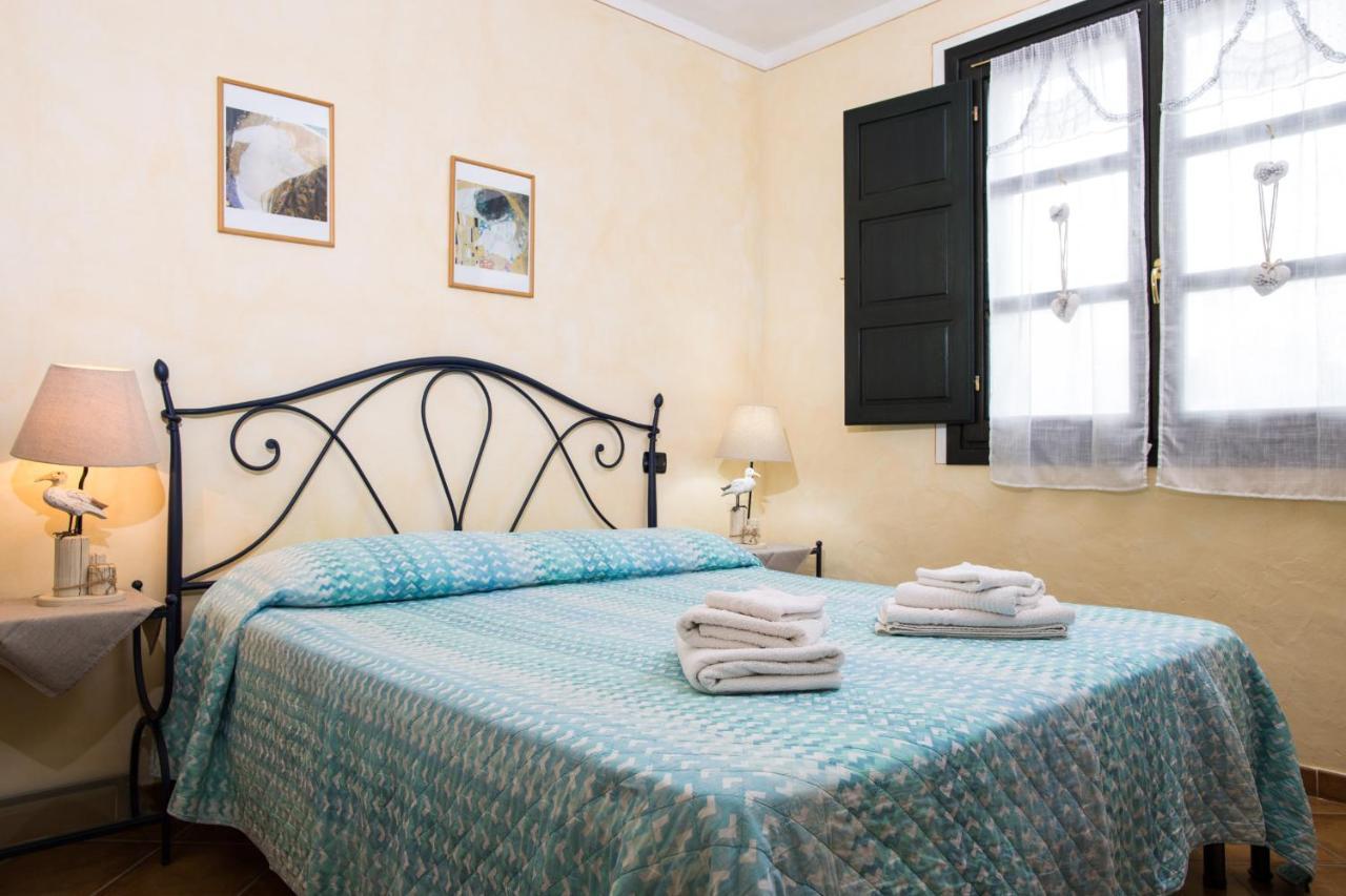 Villa Iris With Pool Baja Sardinia Ngoại thất bức ảnh