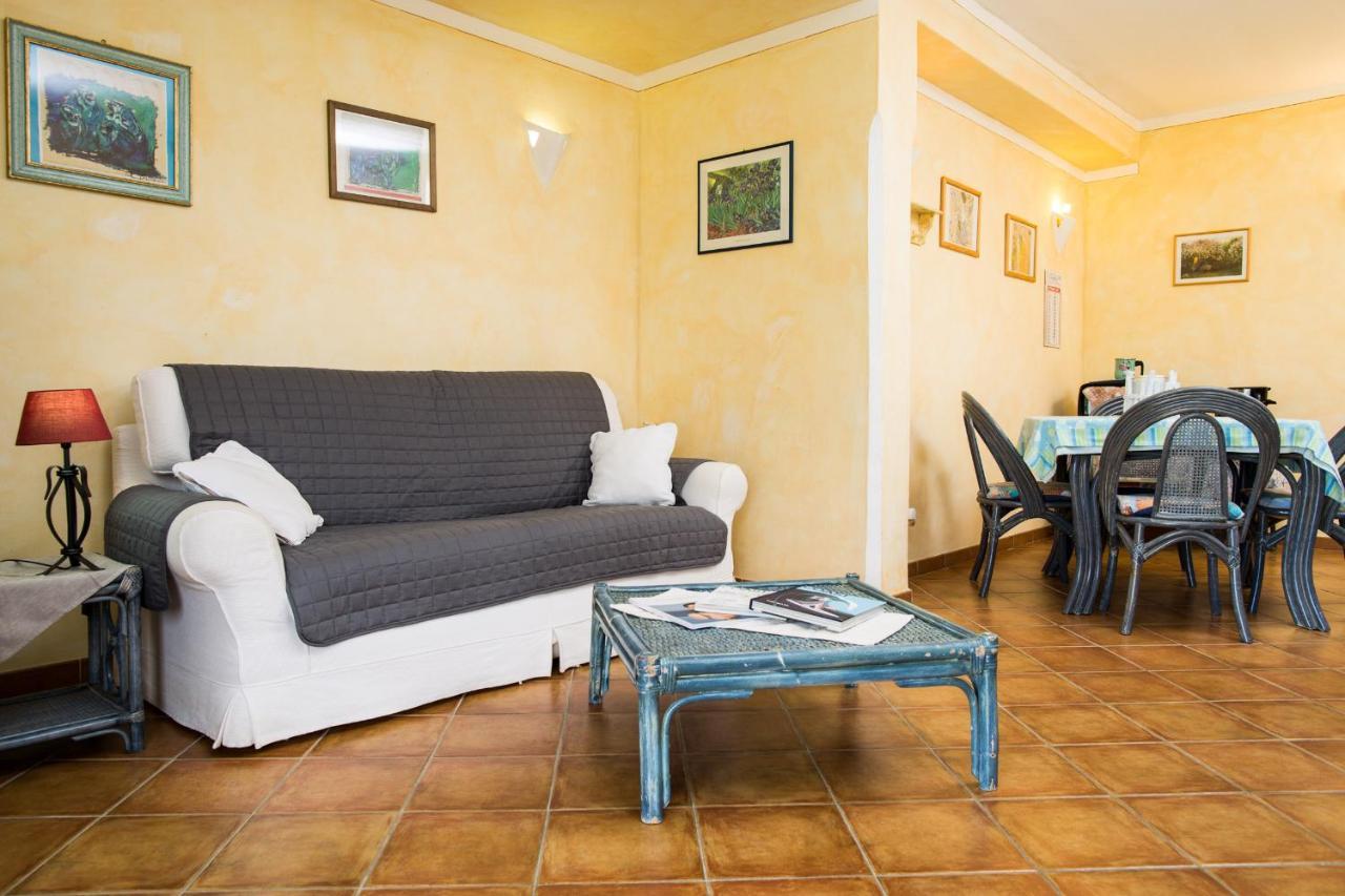 Villa Iris With Pool Baja Sardinia Ngoại thất bức ảnh