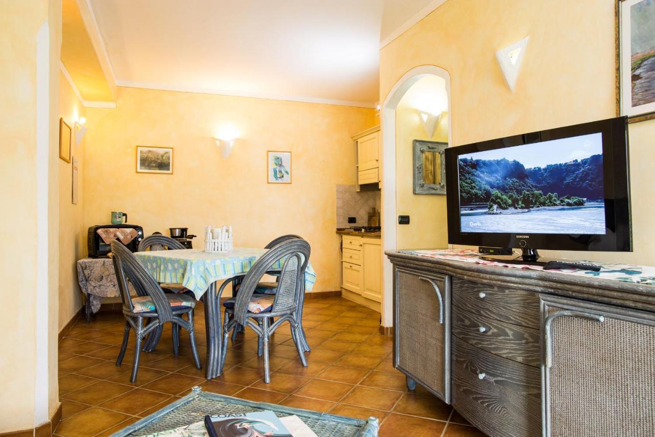 Villa Iris With Pool Baja Sardinia Ngoại thất bức ảnh
