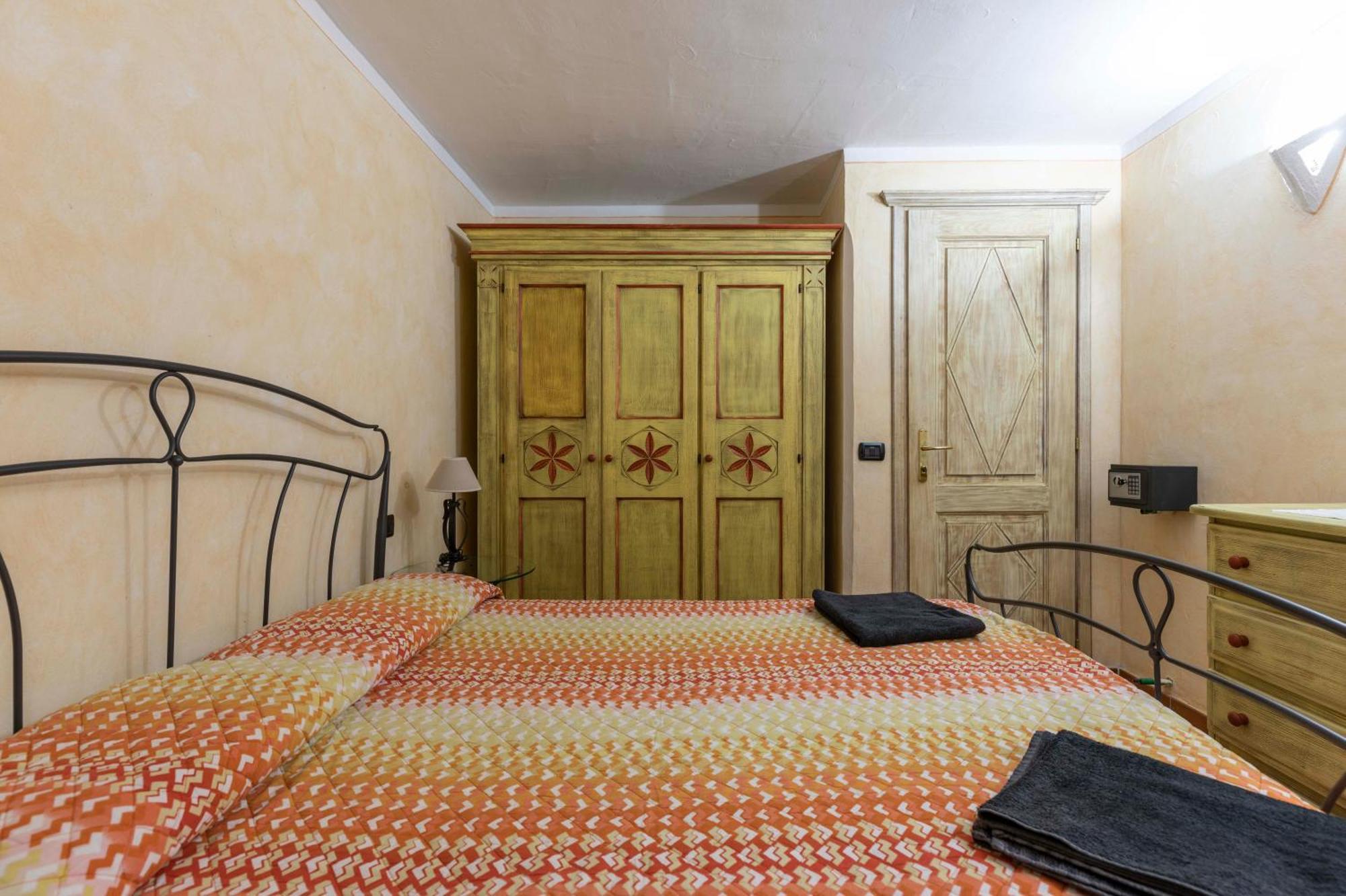 Villa Iris With Pool Baja Sardinia Phòng bức ảnh