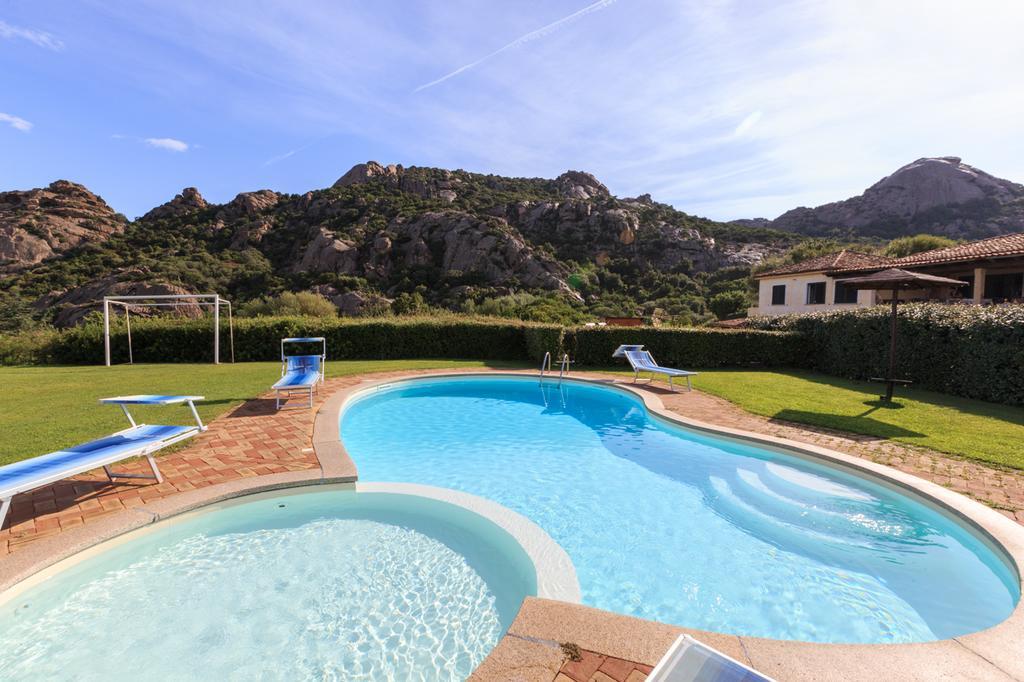 Villa Iris With Pool Baja Sardinia Ngoại thất bức ảnh