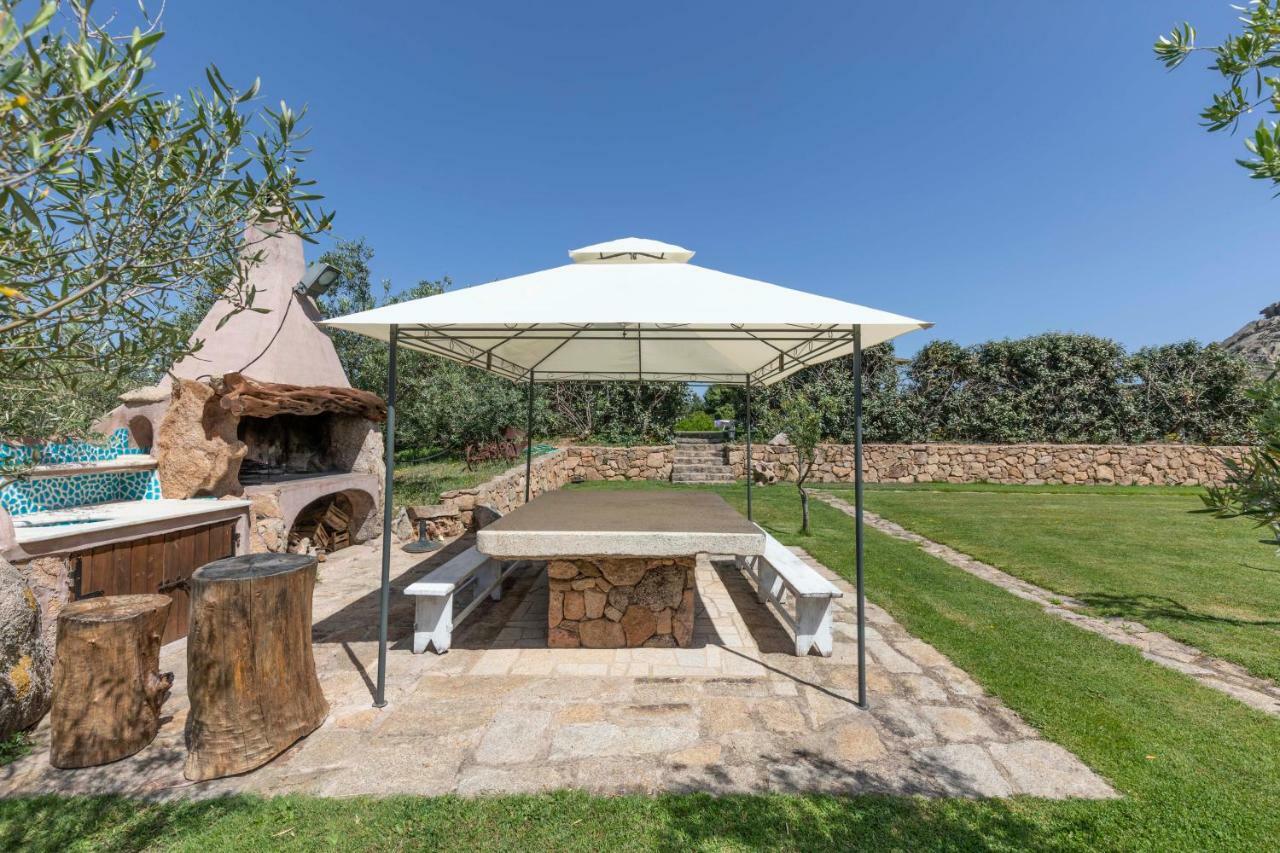 Villa Iris With Pool Baja Sardinia Ngoại thất bức ảnh