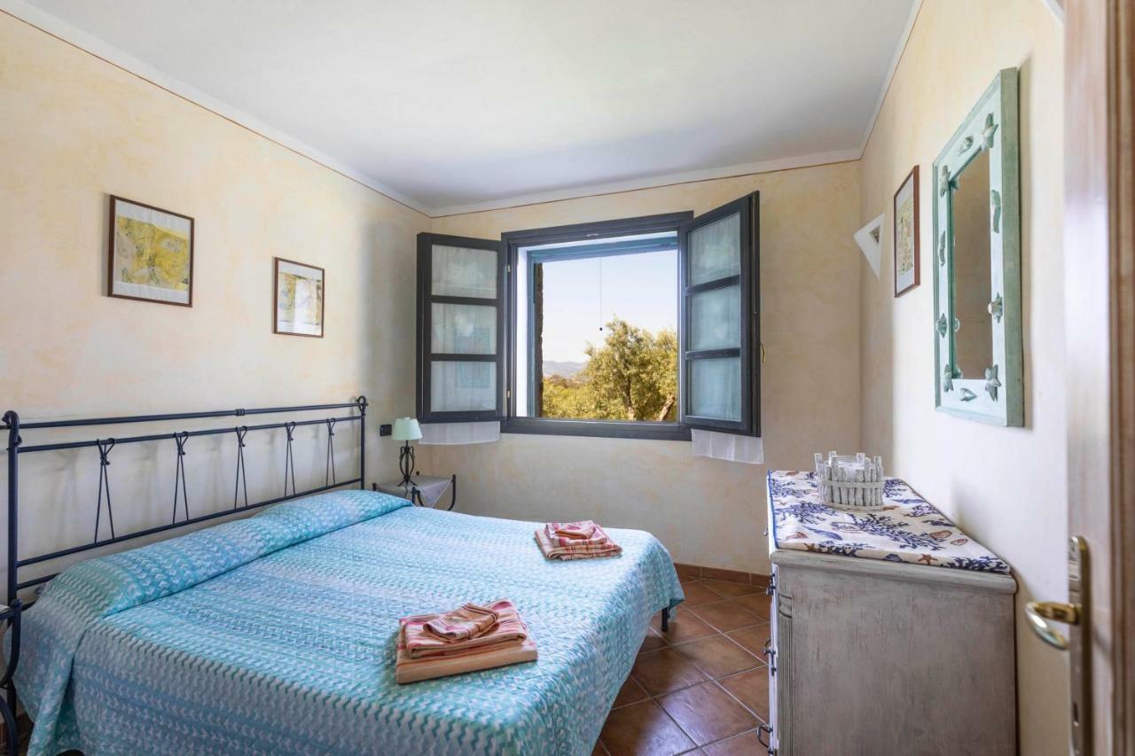 Villa Iris With Pool Baja Sardinia Ngoại thất bức ảnh