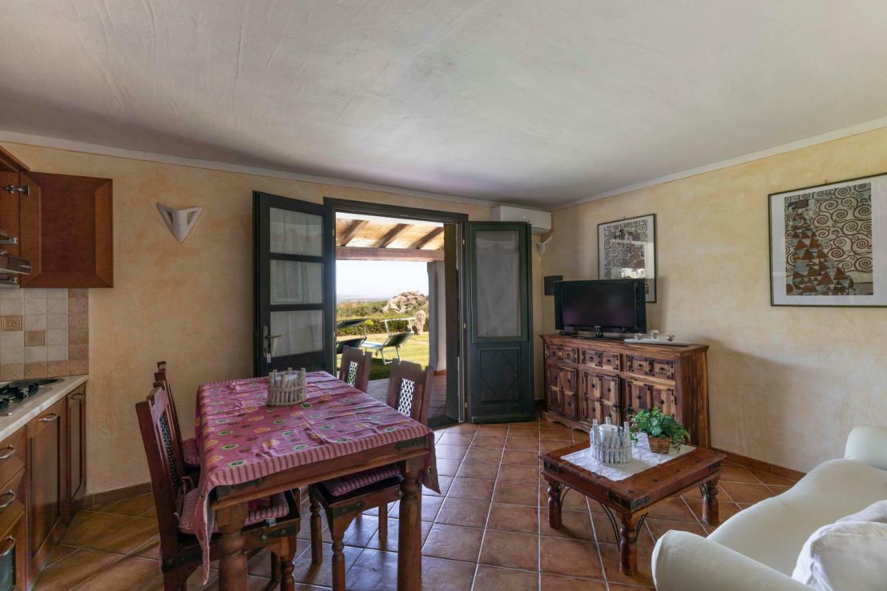 Villa Iris With Pool Baja Sardinia Ngoại thất bức ảnh