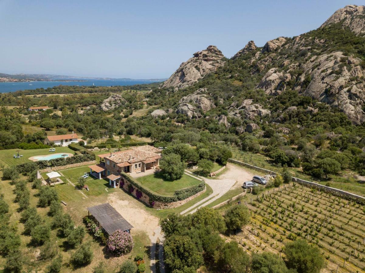 Villa Iris With Pool Baja Sardinia Ngoại thất bức ảnh